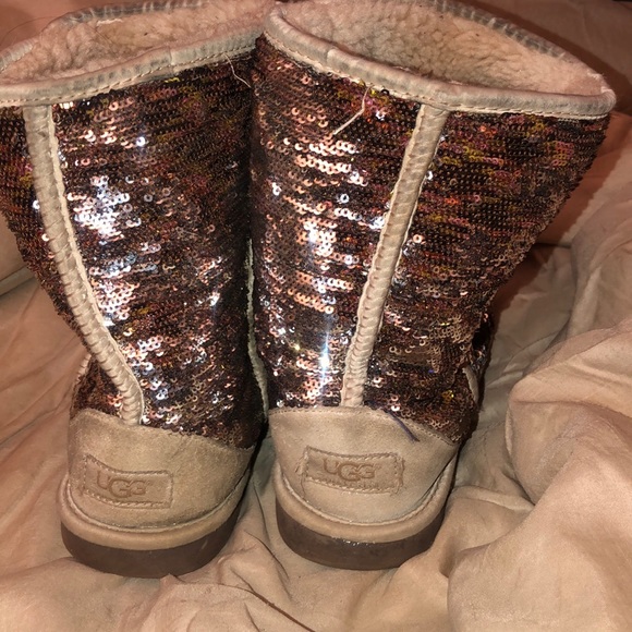 UGG BOOT - Picture 1 of 5